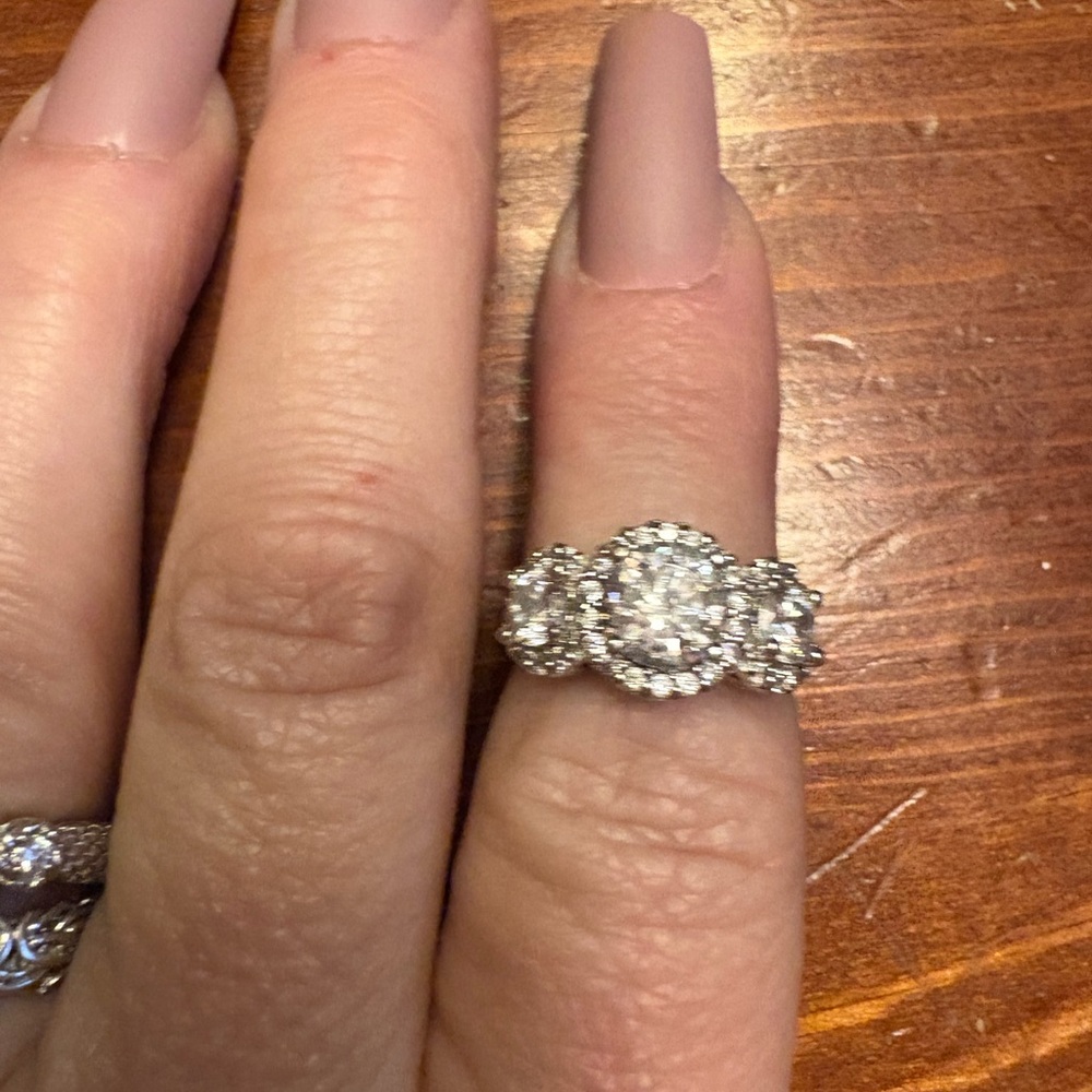 Dominique Sterling Silver Ring. Size 6 - Picture 1 of 4
